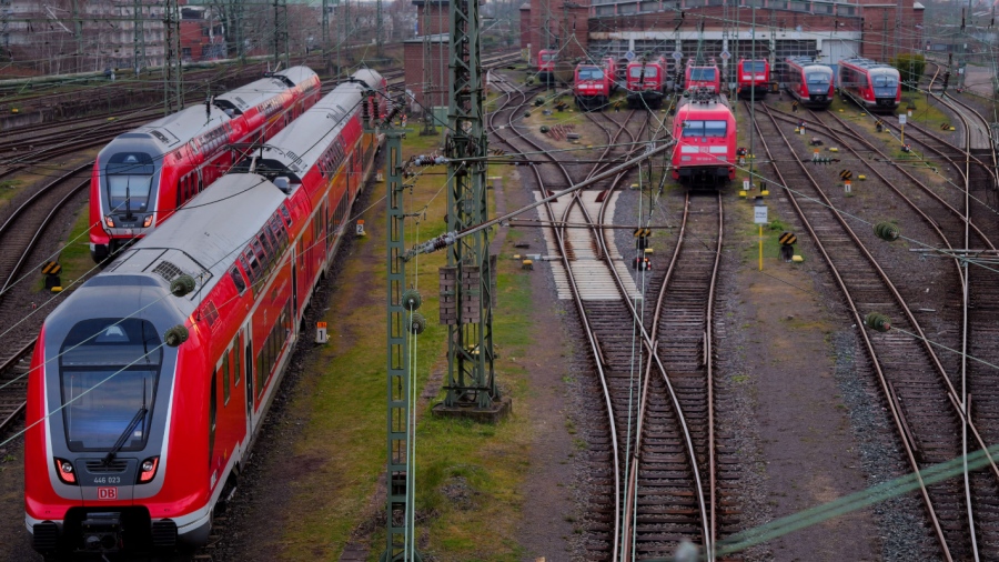 Αποκάλυψη Tagesspiegel: Η Γερμανία ολοκληρώνει το σιδηροδρομικό δίκτυο για τη μεταφορά στρατευμάτων στα ρωσικά σύνορα