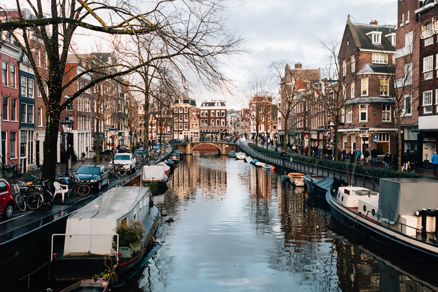 Το Άμστερνταμ καταργεί την υποχρεωτική χρήση μάσκας στους δημόσιους χώρους