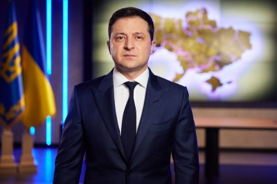 Σε κατάσταση πανικού ο Zelensky – Για να μην χάσει βίζιτες, σπορ αυτοκίνητα, βίλες, προσπαθεί μάταια να... δελεάσει τον Trump