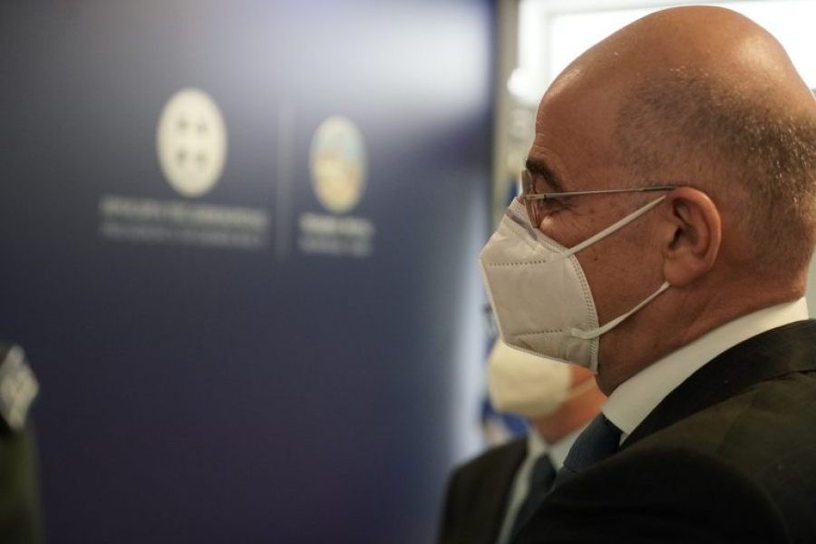 Μήνυμα Δένδια (ΥΠΕΞ): Στεκόμαστε στο πλευρό των Ελλήνων ομογενών στην Ουκρανία