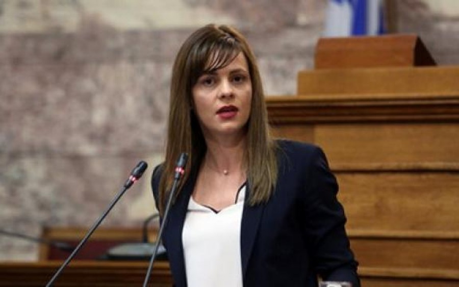 Αχτσιόγλου (ΣΥΡΙΖΑ): Η κυβέρνηση έχει ιδεοληπτικές εμμονές απέναντι στην αντικειμενική αλήθεια
