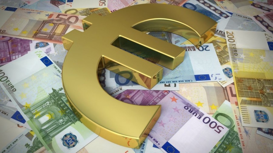 Ευρωπαϊκή Επιτροπή: Το ισχυρό ευρώ επηρεάζει αρνητικά την ανάπτυξη στην ευρωζώνη