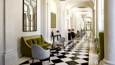 Τι προβλέπει η Hilton για το 2026