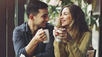 Μυστικά για να κρατήσετε τη φλόγα ζωντανή - Πώς θα αναζωπυρώσετε το πάθος σε μια μακροχρόνια σχέση