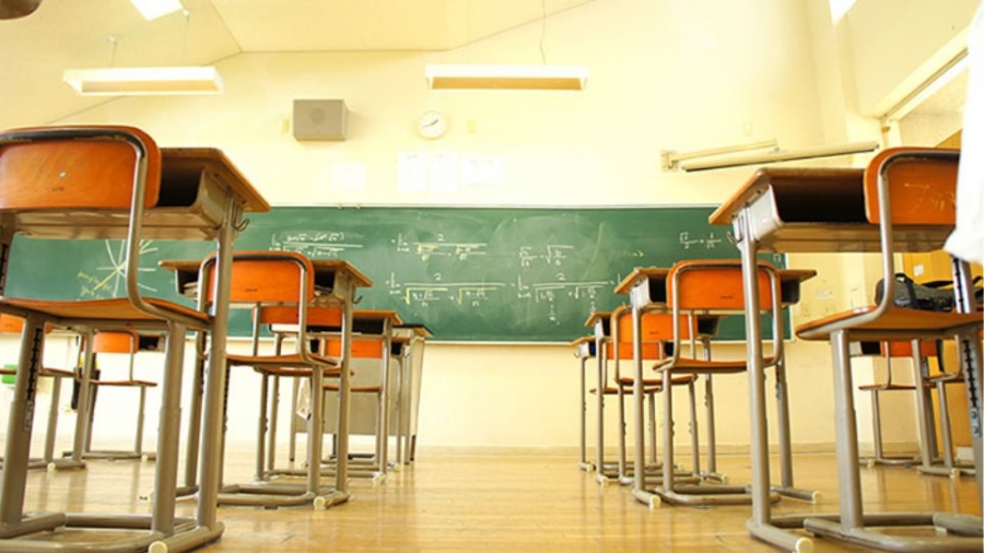 Ιταλία: Σχεδόν 2 εκατ. ενεργά κρούσματα Covid – Αντιδράσεις από Νάπολη και Σικελία στο άνοιγμα των σχολείων (10/1)