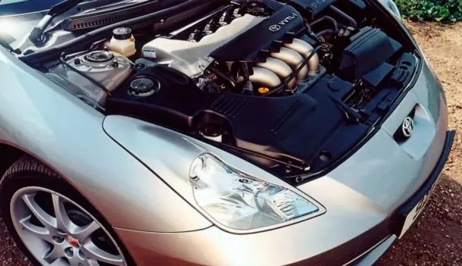 Μαρσάρισμα σε υψηλές στροφές: Καθαρίζει πραγματικά τον κινητήρα ή είναι μύθος;