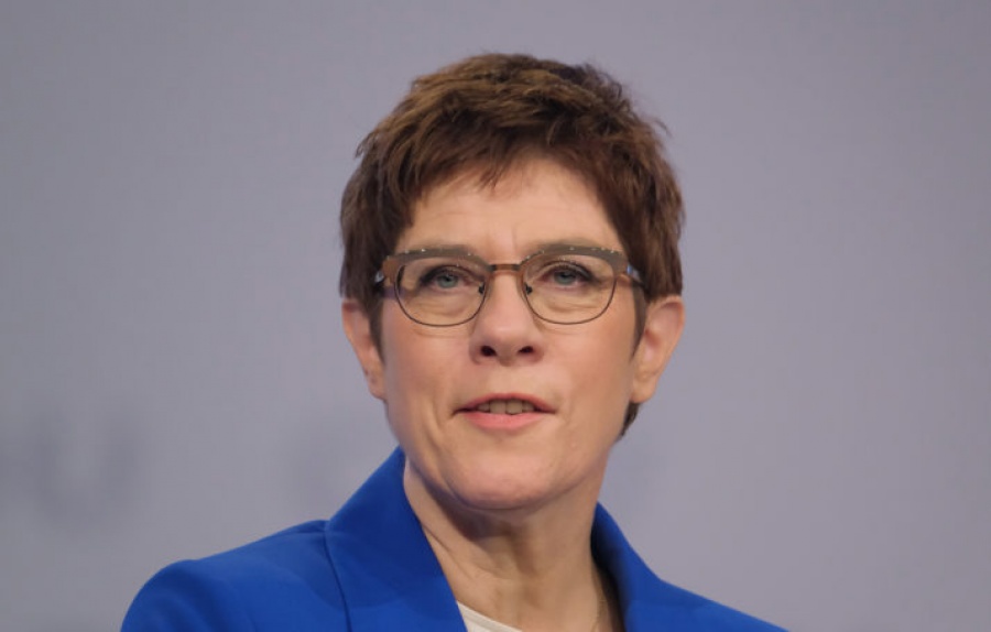 Έκκληση της Kramp - Karrenbauer στο SPD: Μην εγκαταλείψετε τον κυβερνητικό συνασπισμό