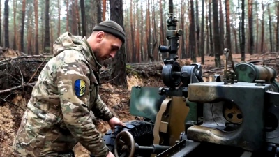 Scandal footage - Greek M101A1 howitzers deployed by Ukraine against Russian troops