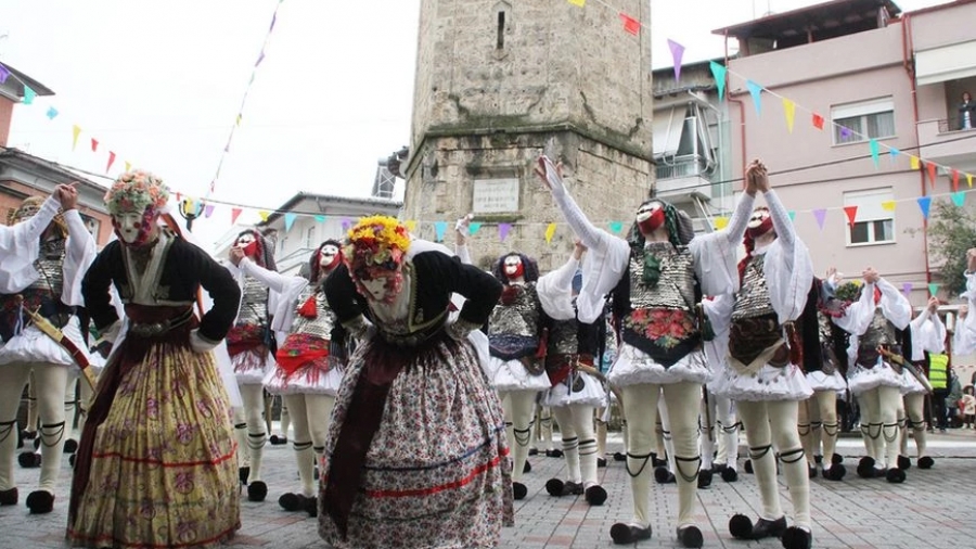 Κορωνοιός – Νάουσα: Πρόστιμο 50.000 ευρώ σε πολιτιστικό σύλλογο για το «Γενίτσαροι και Μπούλες»