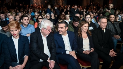 Τσίπρας: «Δεν τον ξέρουμε»… τον Σιακαντάρη - Το ΠΑΣΟΚ σήκωσε το γάντι