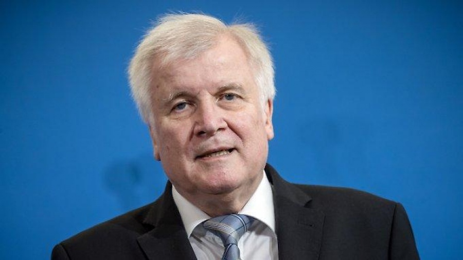 Νέα κριτική Seehofer (CSU) στην πολιτική της Merkel: Η μετανάστευση η μητέρα όλων των προβλημάτων