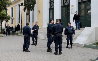 Απόδραση κρατουμένου από τα δικαστήρια της Ευελπίδων - Σε εξέλιξη έρευνες της ΕΛΑΣ
