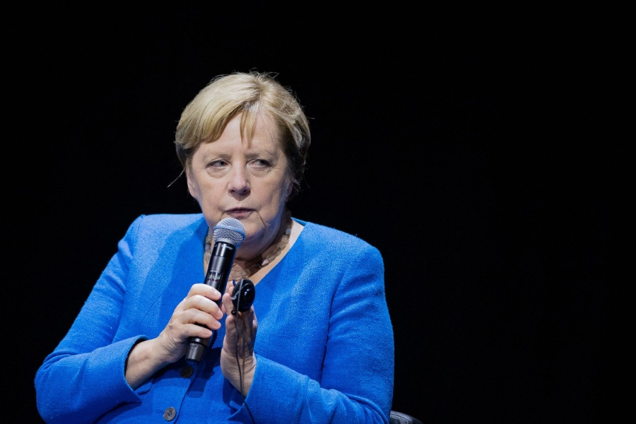 Merkel: Δυσκολότερη στιγμή της θητείας μου όταν ζήτησα τόσα πολλά από τους Έλληνες
