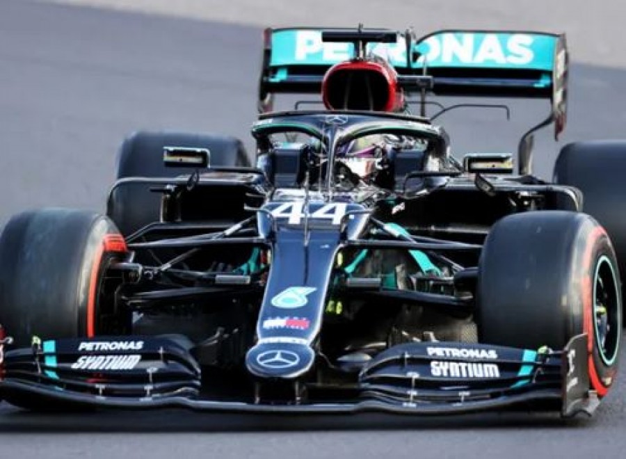 F1: Ο Lewis Hamilton στην pole position για να ξεπεράσει τον Michael Schumacher