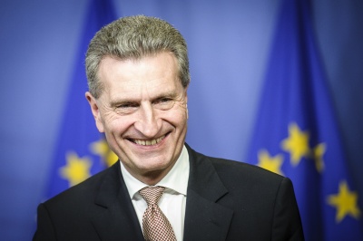 Oettinger: Η Βρετανία θα χάσει την έκπτωση στον προϋπολογισμό της ΕΕ, ακόμη και αν ακυρωθεί το Brexit