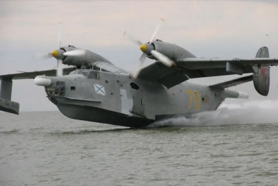 Be -12: Ο φύλακας του ρωσικού στόλου στη Μαύρη Θάλασσα – Καταστρέφει νάρκες και τα θαλάσσια drones των Ουκρανών