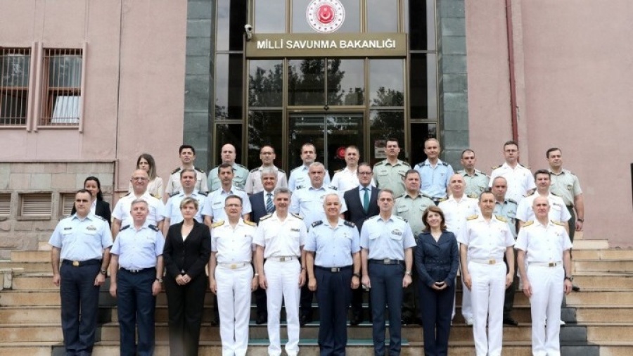 Σε «εποικοδομητικό κλίμα» στην Άγκυρα, ο 2ος γύρος των συναντήσεων για τα ΜΟΕ