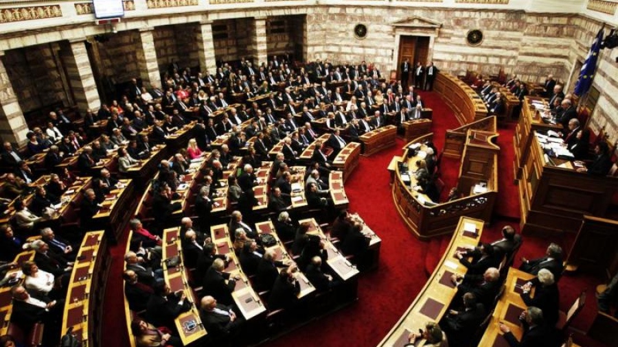 Βουλή - πρόταση δυσπιστίας: Κόντρα Τριαντόπουλου με Καλαματιανό - Το απόγευμα ομιλία Καραμανλή