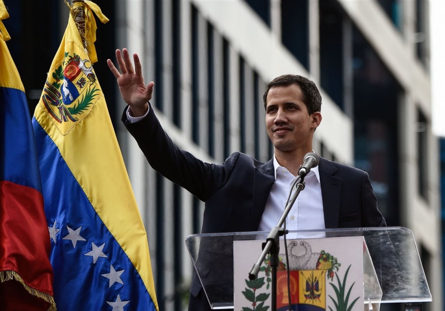 Guaido (Βενεζουέλα): Η κυβέρνηση Maduro βρίσκεται ένα βήμα πριν από την κατάρρευση