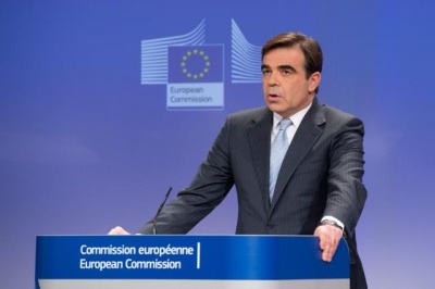 «Ουδέν σχόλιον» από την Κομισιόν για την εμπλοκή Αβραμόπουλου στην υπόθεση Novartis