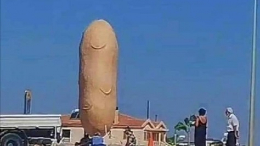 Κύπρος: Το γιγαντιαίο ομοίωμα πατάτας που προκάλεσε αντιδράσεις - Τι λέει ο κοινοτάρχης για τον συμβολισμό