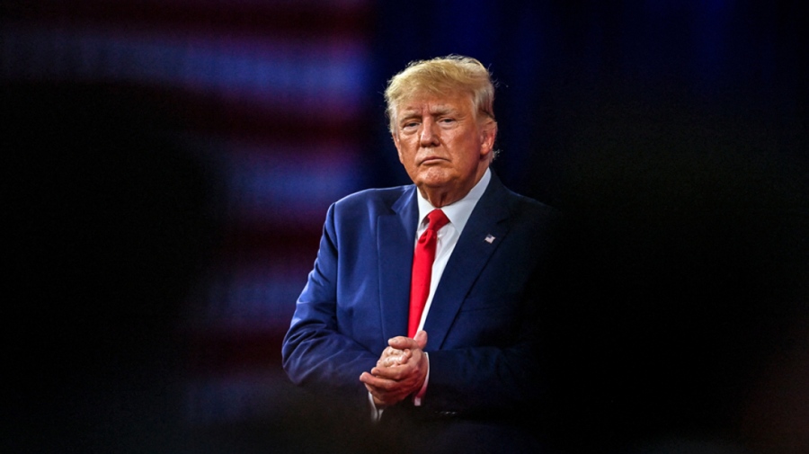 Έδωσε... δαχτυλικά αποτυπώματα στη φυλακή Fulton ο Donald Trump - Η ιστορική φωτογραφία πρώην προέδρου των ΗΠΑ