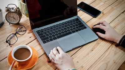 Έρευνα της Brother UK: Η Αθήνα είναι η χειρότερη πόλη της Ευρώπης για τηλεργασία