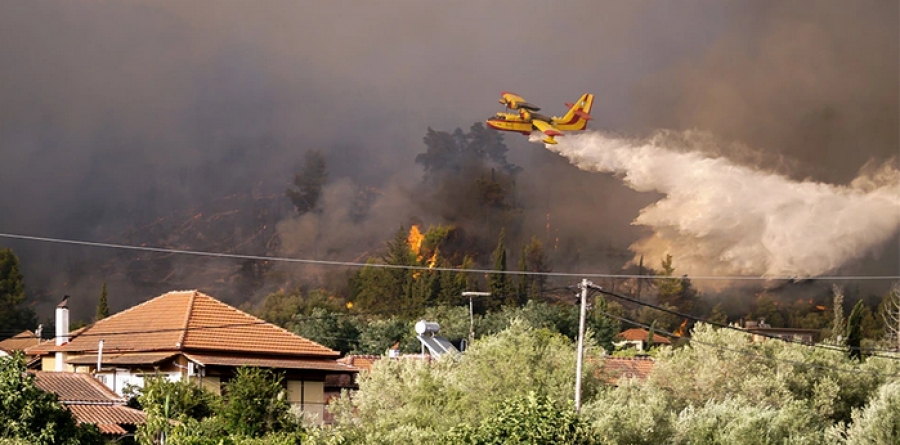 Σε πύρινο κλοιό η Αρχαία Ολυμπία - Στη μάχη με drones ο στρατός - Στην Ηλεία ο Μητσοτάκης - Μεγάλες αναζωπυρώσεις στη Βαρυμπόμπη