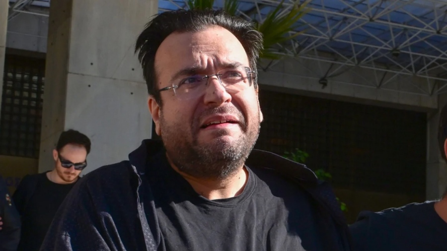 «Έπαθα εγκεφαλικό» - Λιποθύμησε στα κρατητήρια ο Φίλιππος Καμπούρης, μεταφέρθηκε στο νοσοκομείο