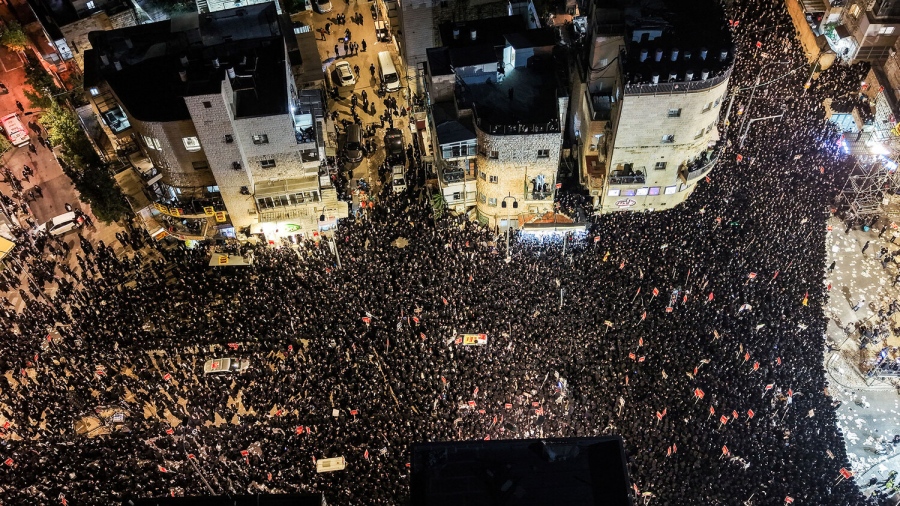Χάος στο Ισραήλ - Λεωφορείο παρέσυρε υπερορθόδοξους που διαδήλωναν κατά της υποχρεωτικής στράτευσης