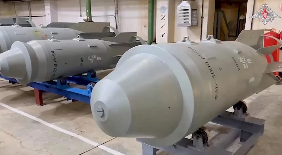 Η Κίνα θαυμάζει τα νέα όπλα της Ρωσίας - Μαζική παραγωγή της σούπερ βόμβας FAB-3000