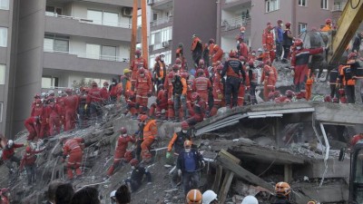 Τουρκία: Στους 100 οι νεκροί από τον φονικό σεισμό στη Σμύρνη