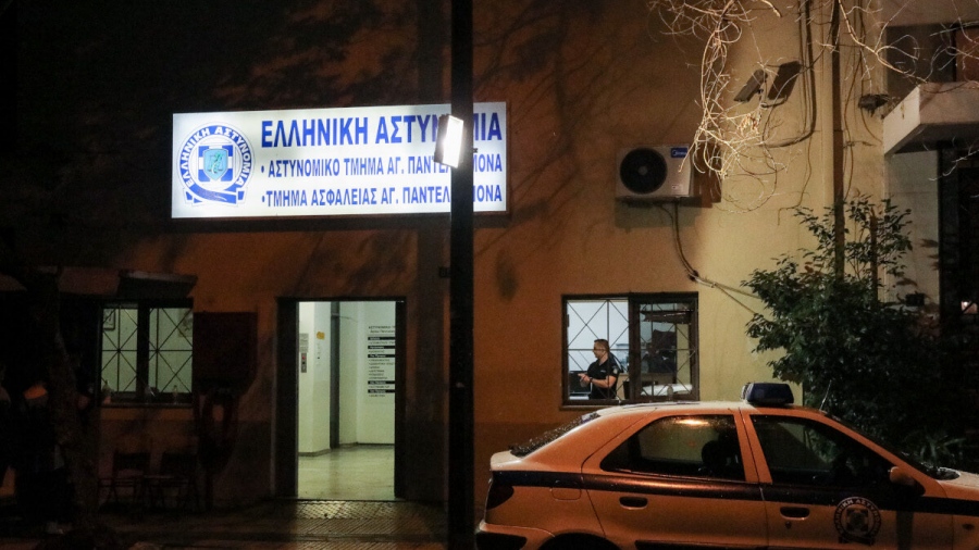 Άγριο συμπλοκή στον Άγιο Παντελεήμονα - Μπαγκλαντεσιανός μεταφέρεται στον Ερυθρό Σταυρό