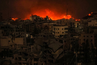 Εικόνες φρίκης στη Μέση Ανατολή: Το Ισραήλ χτύπησε καταυλισμό προσφύγων -  Για «δεκάδες νεκρούς» σε νοσοκομείο μιλά η Hamas