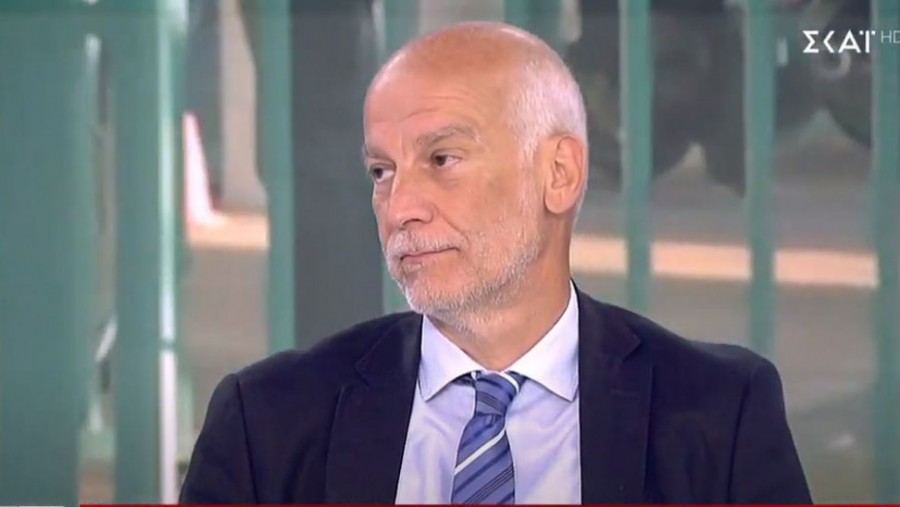 Τσακρής (Καθ. Μικροβιολογίας): Δεν τελειώνει ο κορωνοϊός με το εμβόλιο - Θα ζούμε με μέτρα ως και το 2025