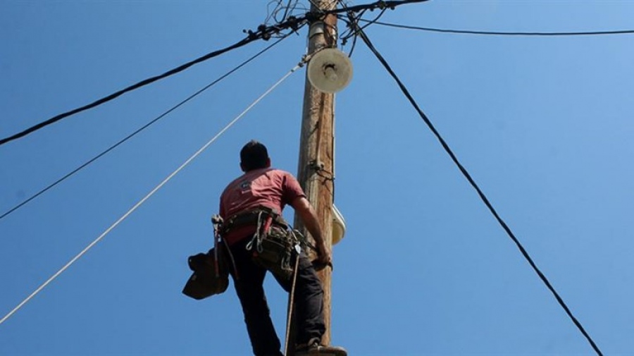 Σοκ στη Χαλκιδική: Εναερίτης της ΔΕΗ κεραυνοβολήθηκε από ρεύμα - Νοσηλεύεται με πολλαπλά εγκαύματα