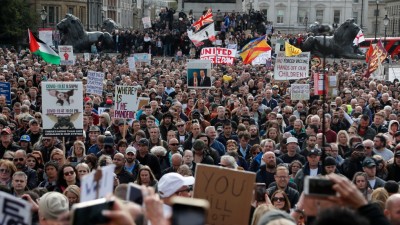 Γιγαντώνεται το αντι-lockdown κίνημα στην Ευρώπη - Διαδηλώσεις σε 6 χώρες