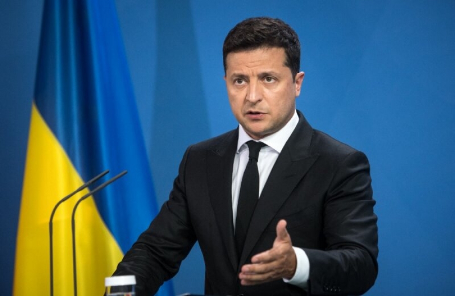 Ουκρανία: Ο Zelensky υποσχέθηκε δωρεάν smartphone σε συνταξιούχους άνω των 60 ετών που εμβολιάστηκαν