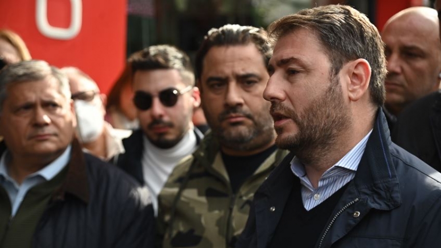 Στο Κερατσίνι ο Ανδρουλάκης: ΝΔ και ΣΥΡΙΖΑ χύνουν κροκοδείλια δάκρυα πάνω από την αγωνία χιλιάδων δανειοληπτών