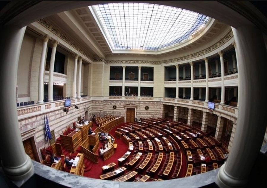 Στη Βουλή το ν/σ για την ψήφο των απόδημων Ελλήνων – Σύγκρουση κυβέρνησης – ΣΥΡΙΖΑ