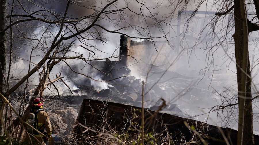 ΗΠΑ: Πυρκαγιά σε χώρο αποθήκευσης πλαστικών – Εντολή εκκένωσης για χιλιάδες κατοίκους λόγω τοξικού νέφους στην Ιντιάνα