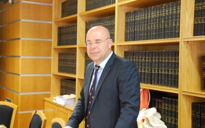 Ρούσκας (πρ. Συμβολαιογράφων): Βιώνουμε ένα αίσχος κι η Βουλή παραμένει σιωπηλή