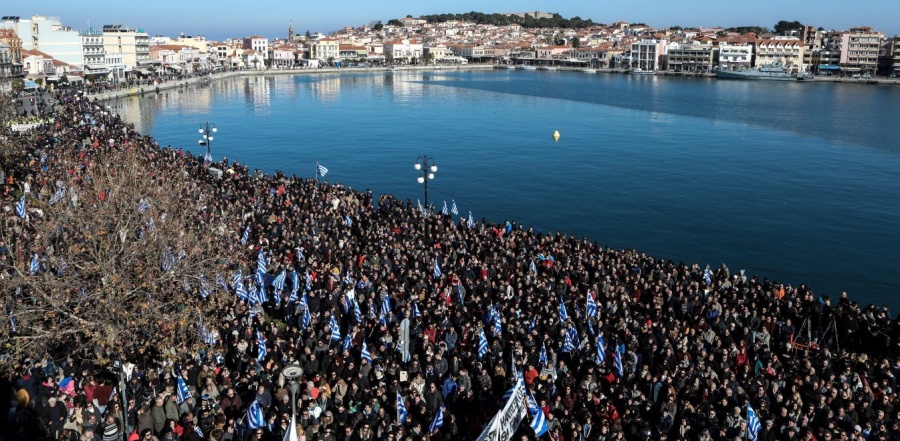 «Θαλασσοταραχή» στο κυβερνητικό στρατόπεδο από την έξαρση του μεταναστευτικού