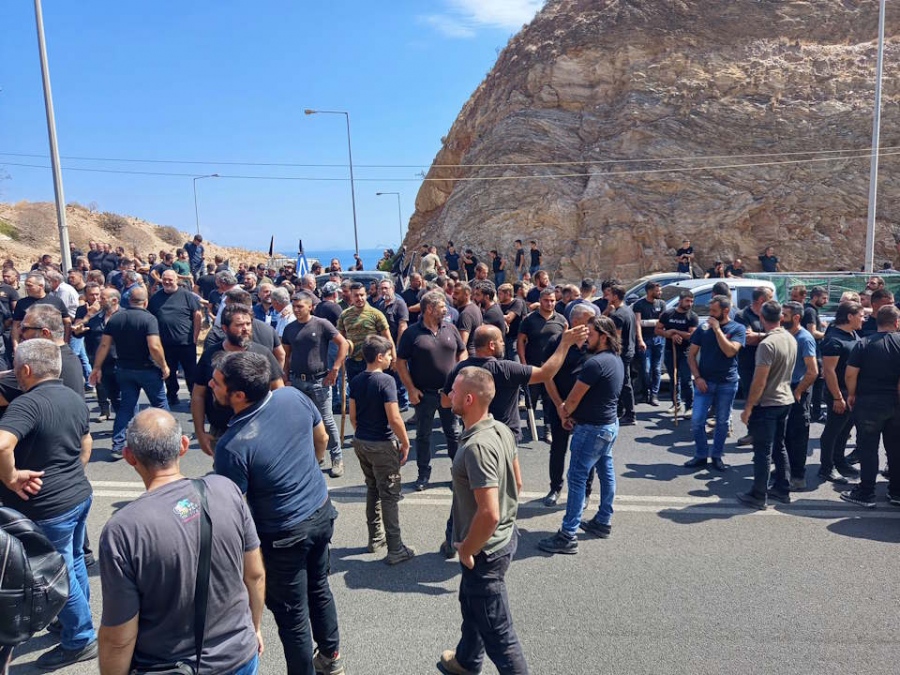 Οργή στην Κρήτη για Μητσοτάκη - Στους δρόμους αγρότες και κτηνοτρόφοι – Αποκλεισμός ΒΟΑΚ στον κόμβο του Παλαιοκάστρου