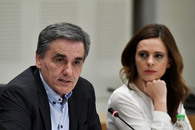 Αχτσιόγλου - Τσακαλώτος: Προϋπολογισμός ανεδαφικών προβλέψεων, προμηνύει νέα μνημόνια de jure ή de facto