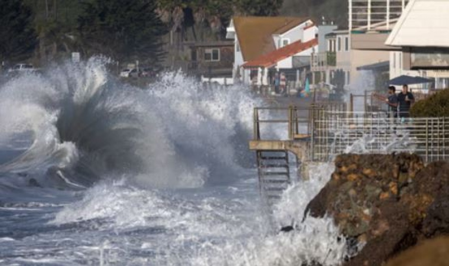 Για νέα καταιγίδα ετοιμάζονται τα παράλια της Καλιφόρνια (ΗΠΑ): Επείγουσα προειδοποίηση στους κατοίκους για κύματα ύψους 12 μέτρων