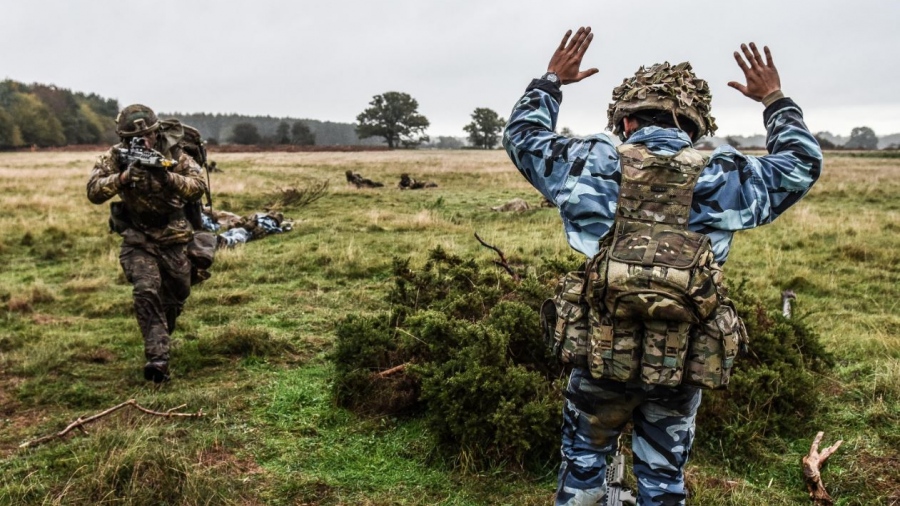 Απίστευτο - Το ΝΑΤΟ προσομοιώνει συνθήκες μάχης... Donetsk σε βρετανικές βάσεις