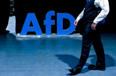 Σοβαρότητα και όχι λαϊκισμός - AfD: Απομακρύνεται από το άμεσο Dexit και ζητά ριζική αναμόρφωση της ΕΕ