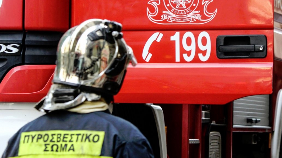 Συναγερμός στην Πυροσβεστική - Πυρκαγιά σε επαγγελματικό χώρο στον Πειραιά
