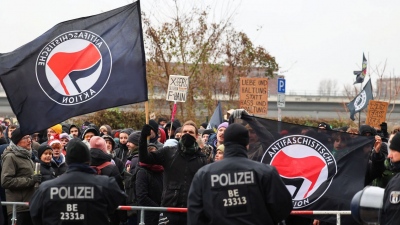 Αμόκ στη Γερμανία - Το κράτος χρηματοδοτεί τους Antifa - Εκδίδουν εγχειρίδια για πρόκληση επεισοδίων και επιθέσεων